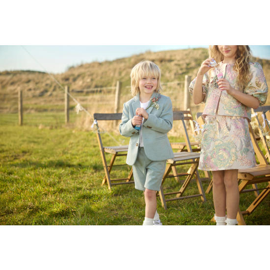 luchtige outfits voor warme bruiloftsdagen