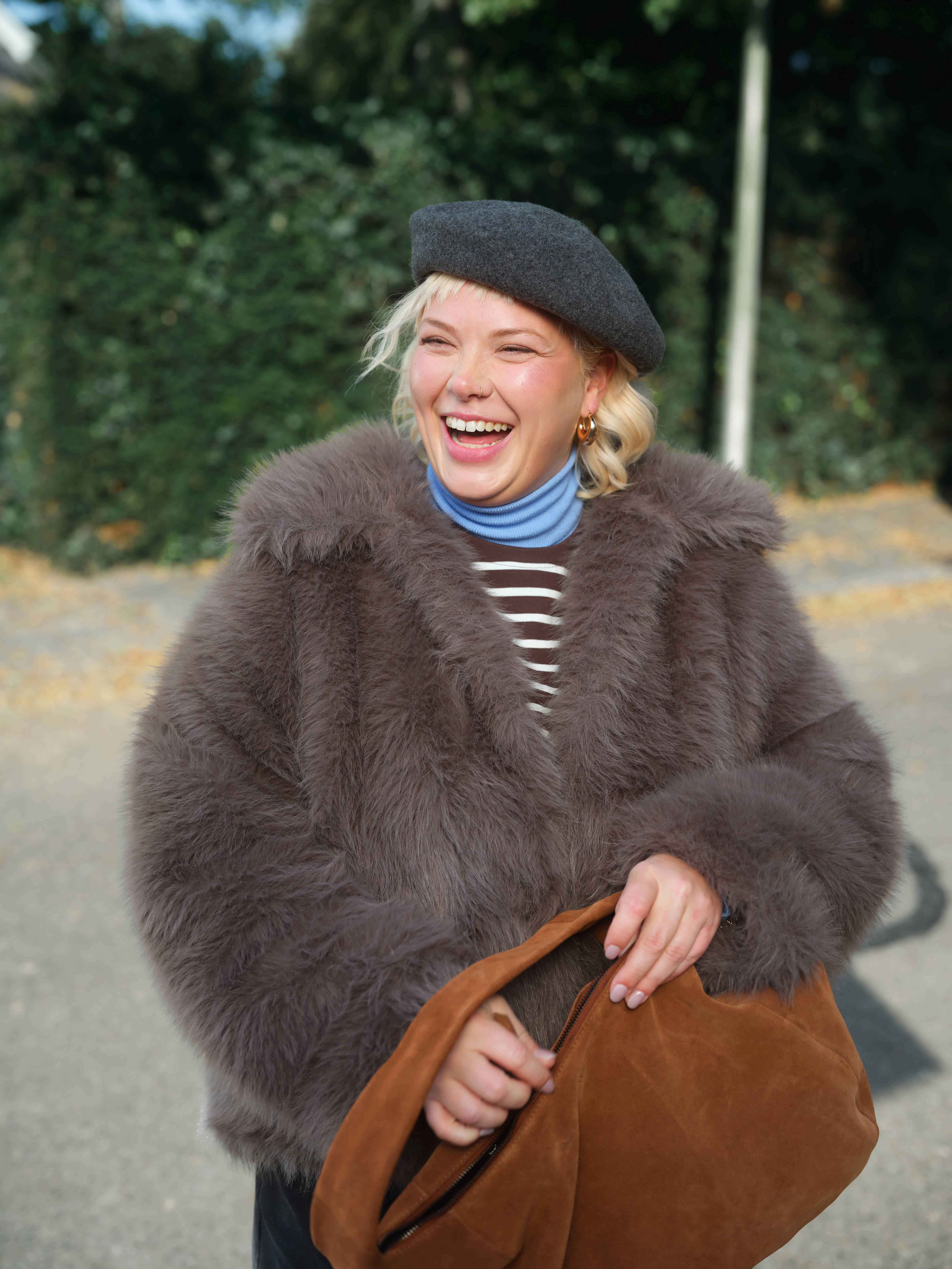 steel de show met faux fur