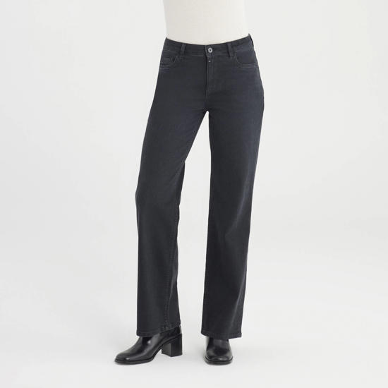 straight leg jeans
