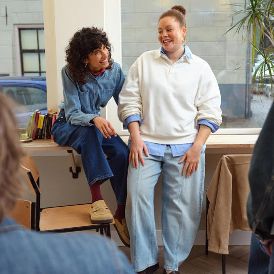 wat is een barrel fit jeans of broek?