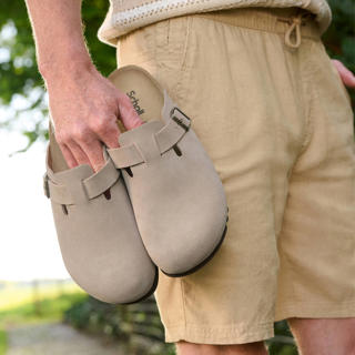 Slippers & clogs