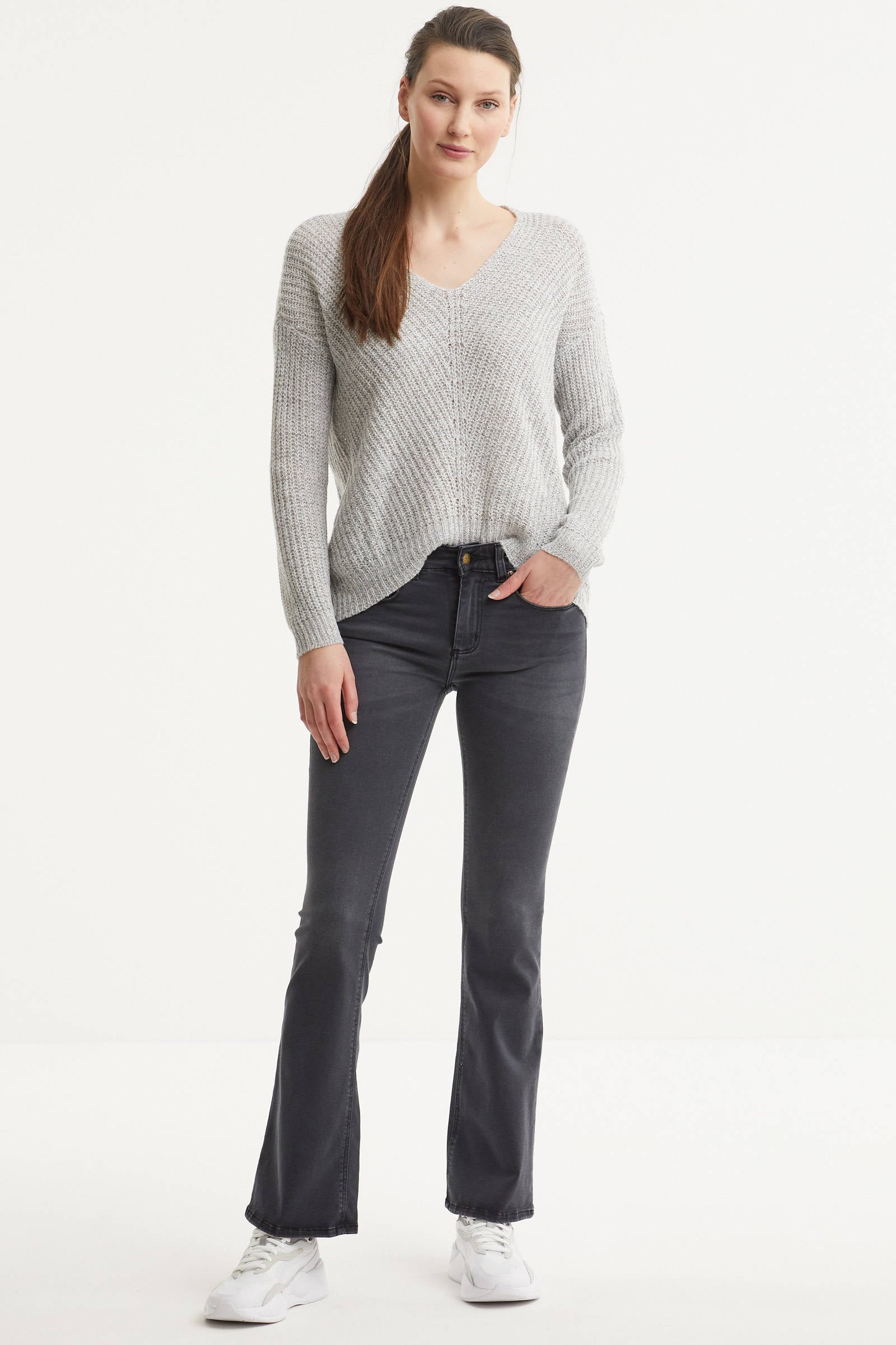 Grijze GESTUZ Flared jeans EMILINDA GZ JEANS | Omoda