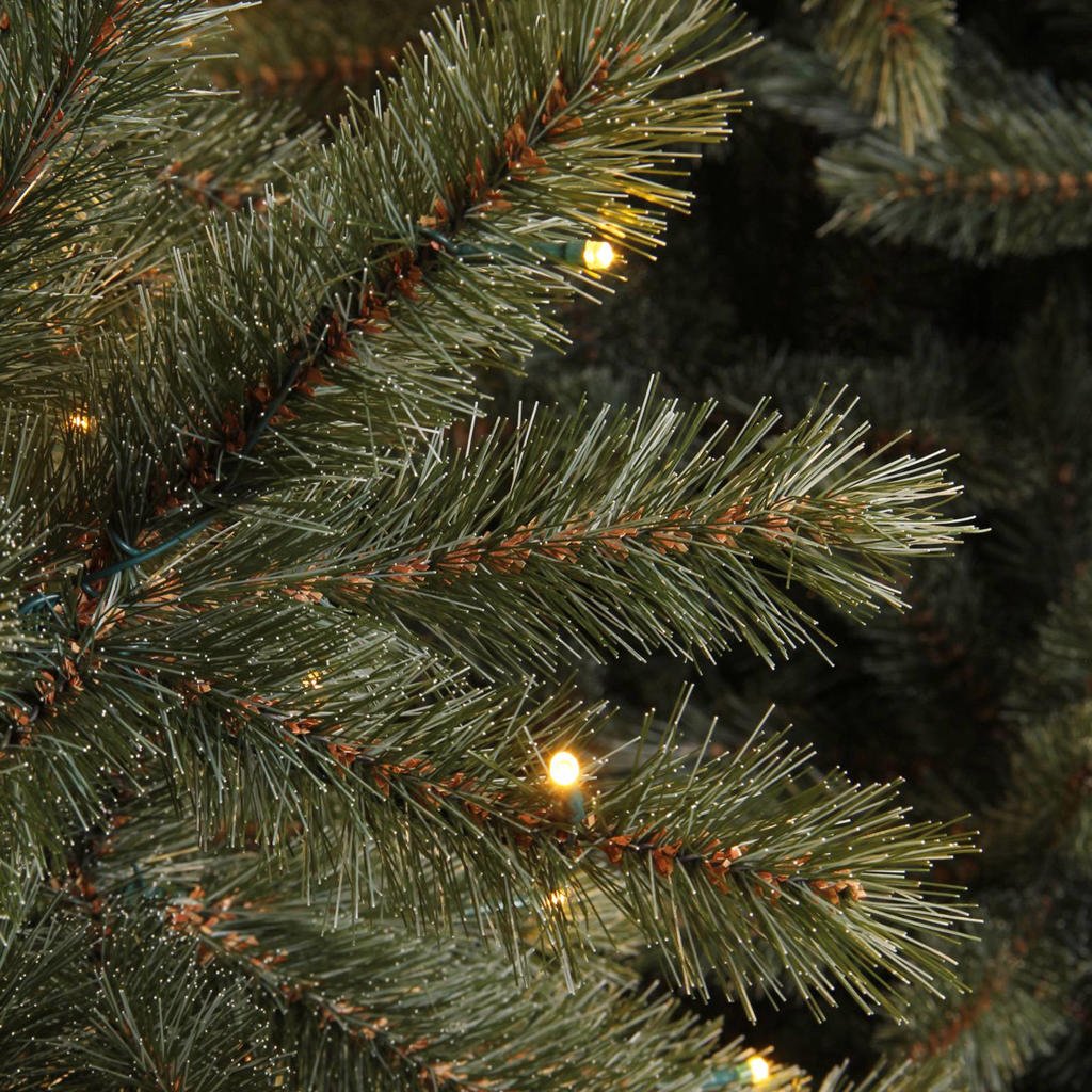 Triumph Tree verlichte kerstboom Forest Frosted (h215 x Ø140 cm) wehkamp