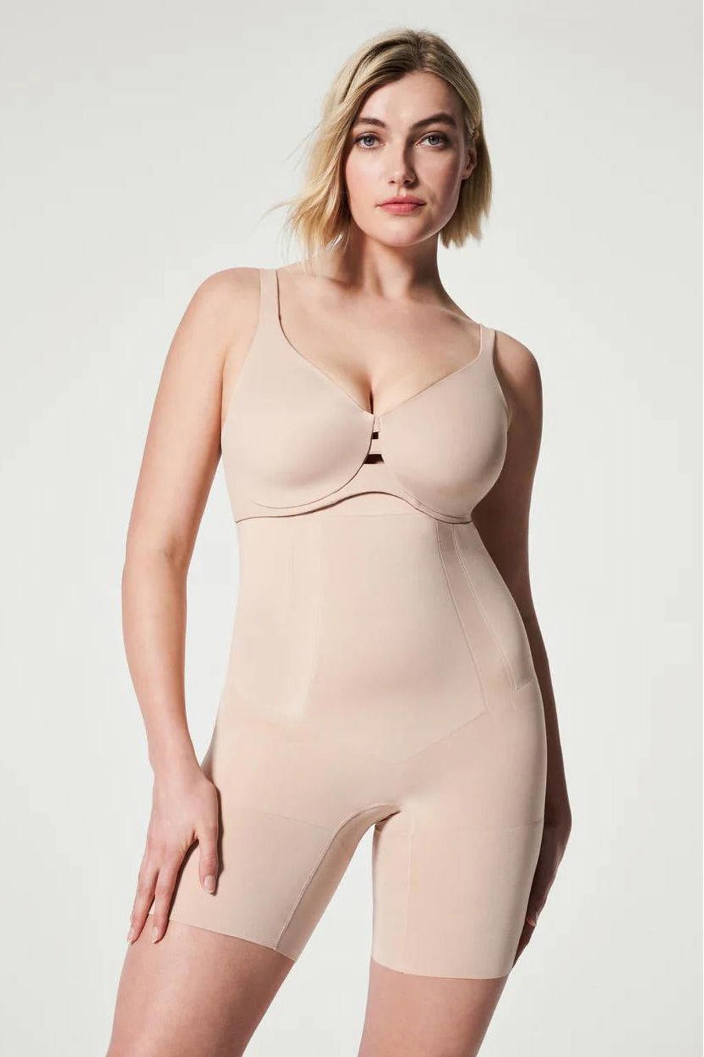 SPANXsculpt™ OnCore sterk corrigerende High-Waisted Mid-Thigh short lichtbeige