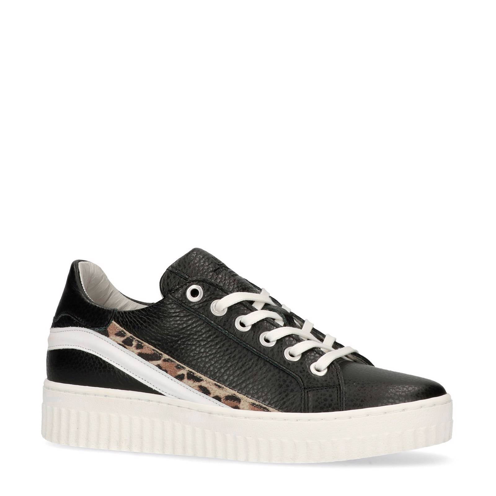 Manfield Dames Zwarte sneakers met details - Schoenen.nl