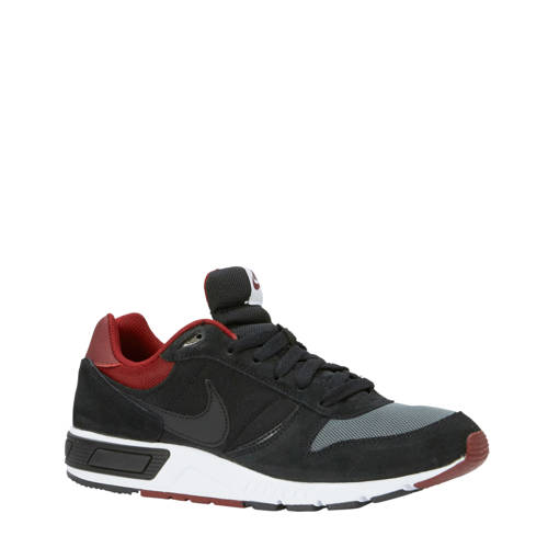 Nike Nightgazer Sneakers Zwart nike kopen in de aanbieding