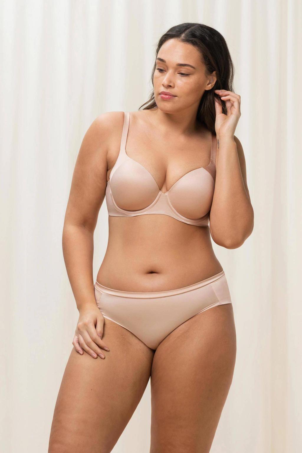 Triumph voorgevormde beugelbh Body Make-up Soft Touch lichtbeige