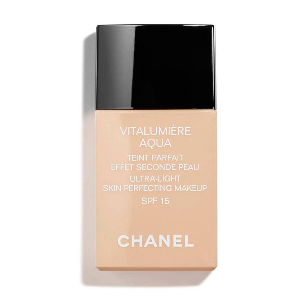 Chanel Vitalumière Aqua SPF15 foundation - 30 Beige
