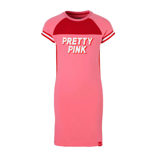 Z8 Jurk Isabella Met Zijstreep En Tekst Roze z8 kopen in de aanbieding Z8 Jurk Isabella Met Zijstreep En Tekst Roze z8 kopen in de aanbieding