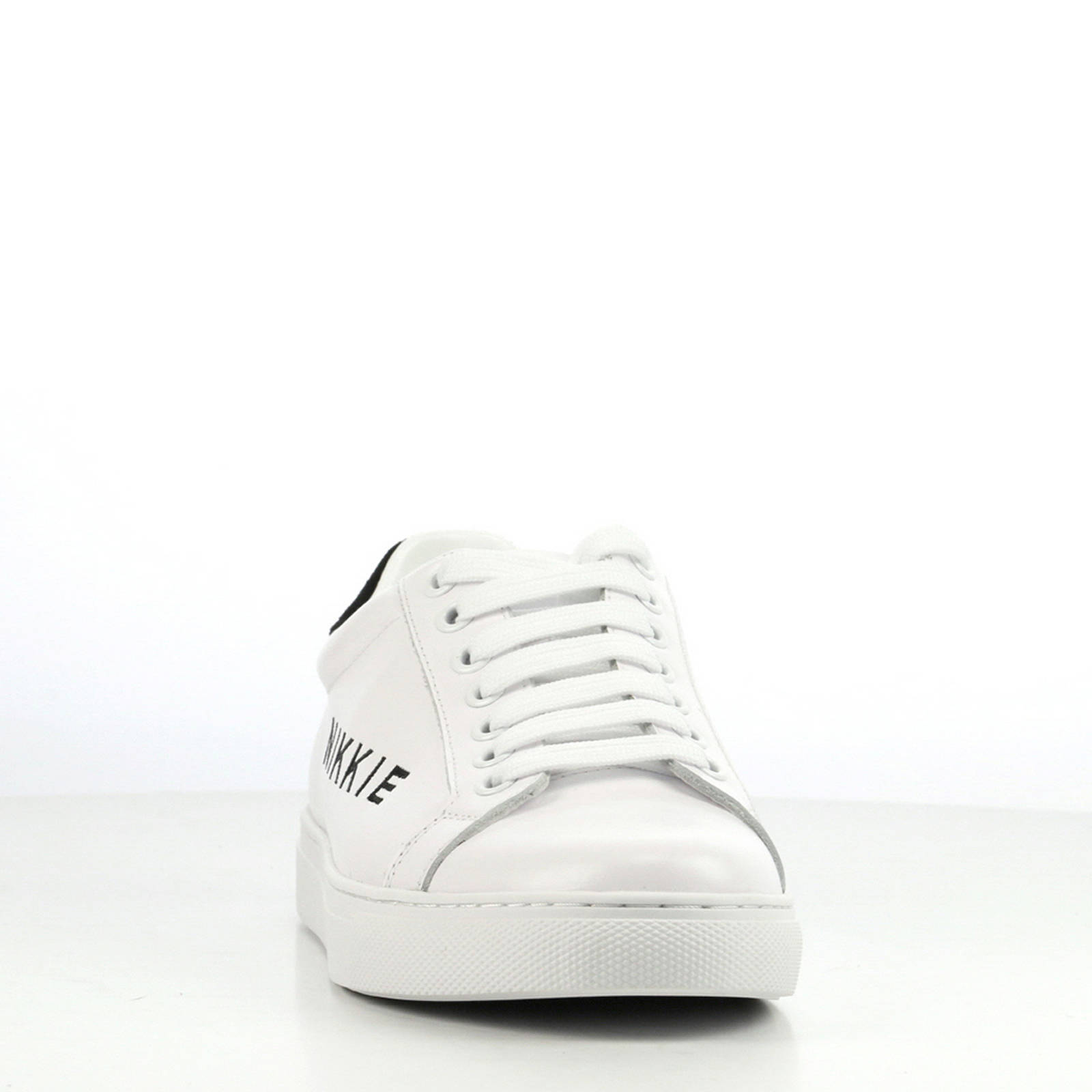 NIKKIE leren chunky sneakers wit - Schoenen.nl