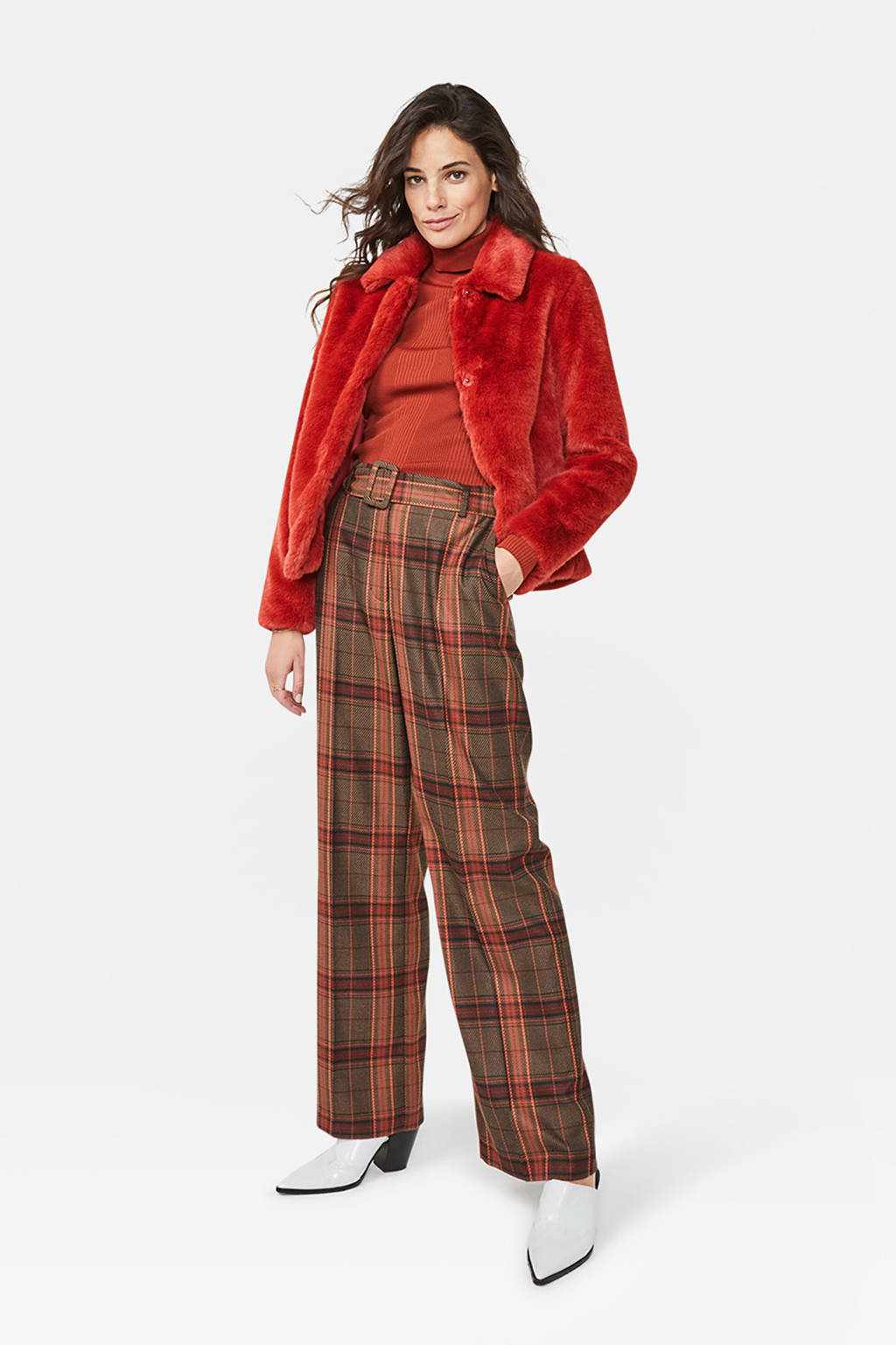 Rode dames WE Fashion imitatiebont jas met lange mouwen, ronde hals en knoopsluiting