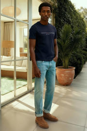 thumbnail: Donkerblauwe heren Tommy Hilfiger T-shirt van katoen met logo dessin, korte mouwen, ronde hals en borduursels