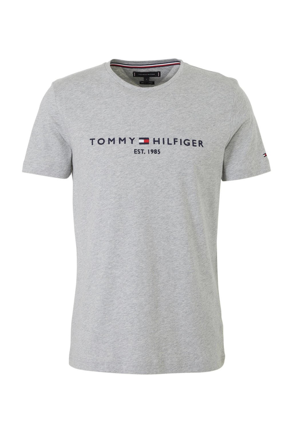Grijze heren Tommy Hilfiger T-shirt van biologisch katoen met korte mouwen, ronde hals en borduursels