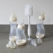 thumbnail: Difrax Babypakket voor Newborn - Inclusief Flessenspeen, Babyflessen, en Flessenborstel - Geschikt als cadeau