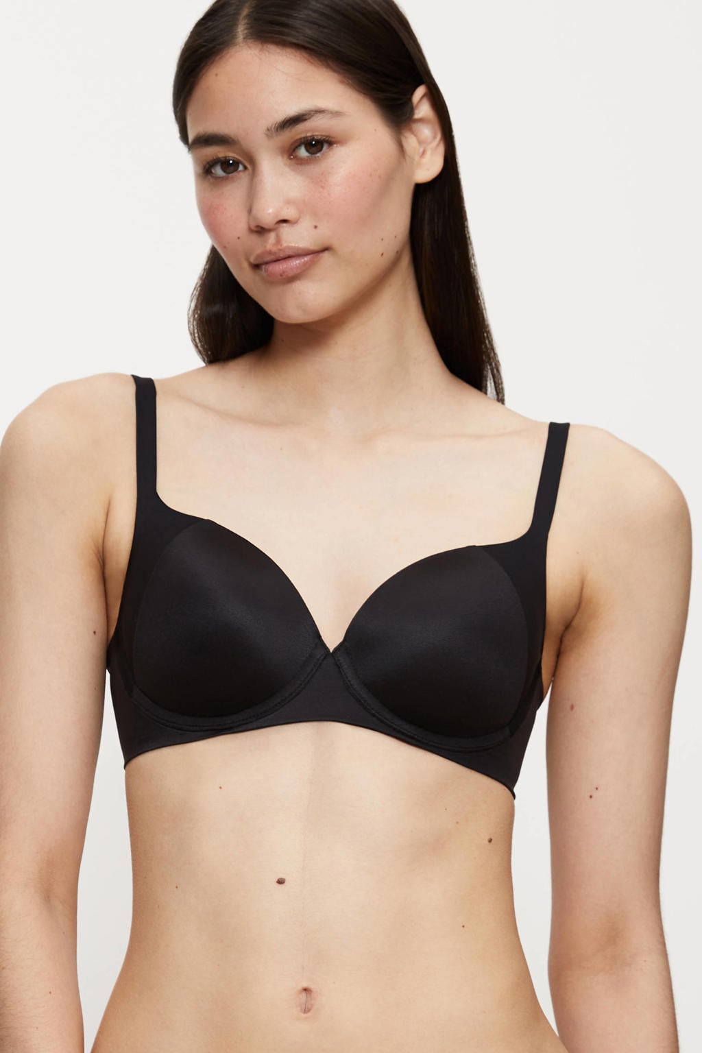 Triumph voorgevormde T-shirt-bh met beugel Body Make-Up Soft Touch zwart