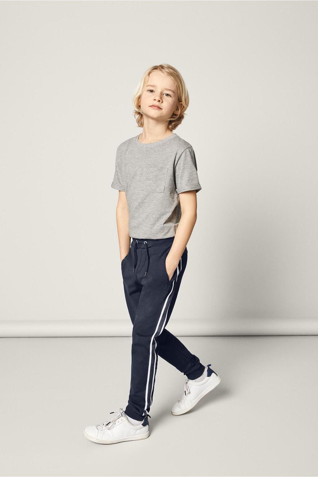 Donkerblauwe jongens NAME IT KIDS joggingbroek van stretchkatoen met regular fit, regular waist en effen