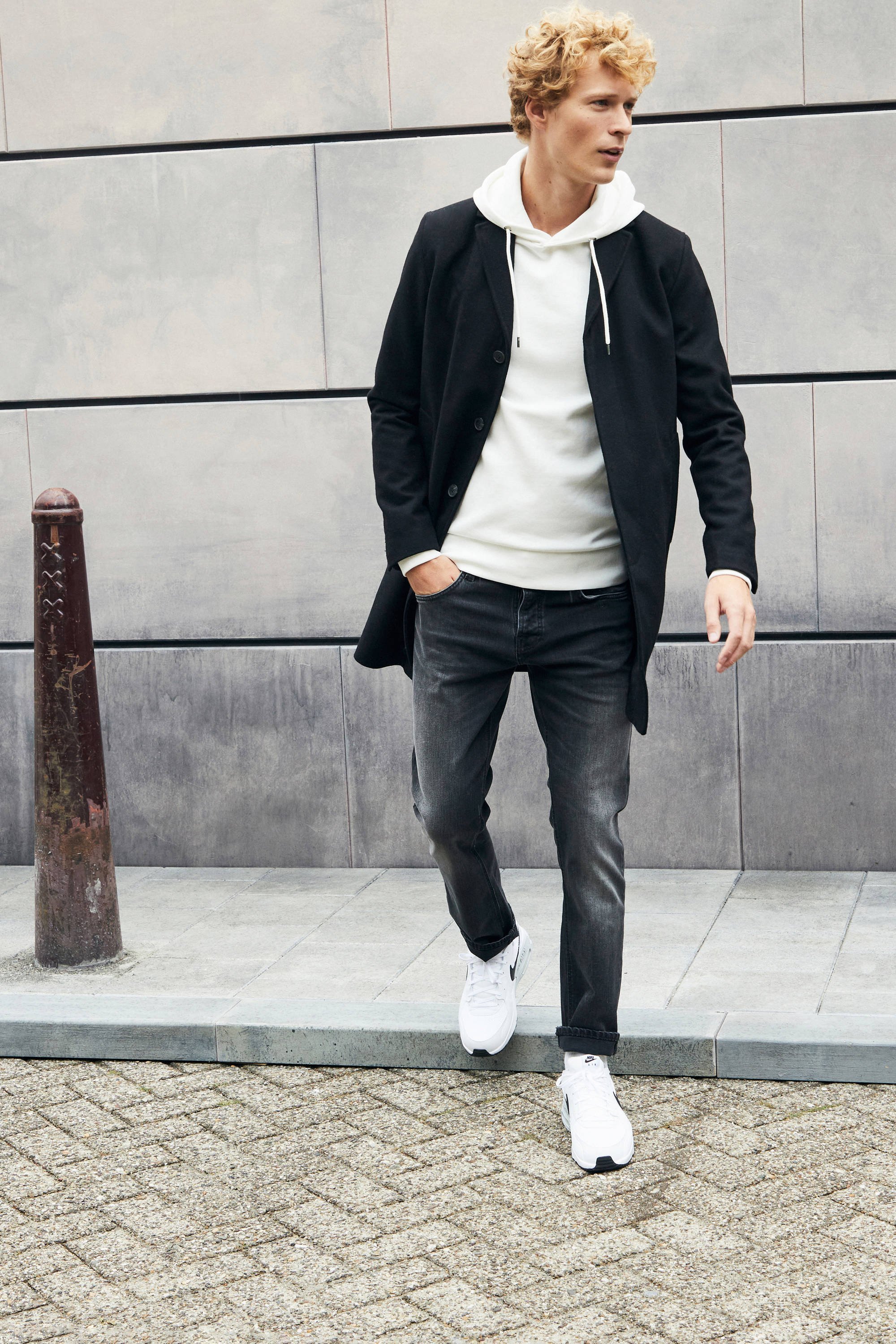 grim tim concrete black