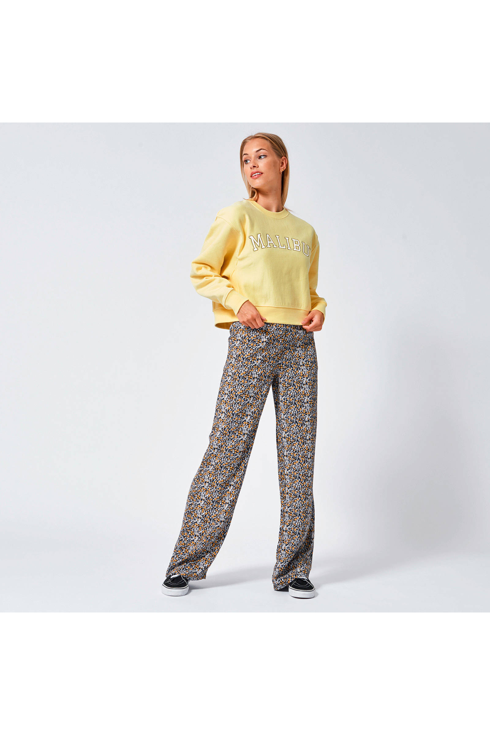 America Today sweater Simone met tekst geel | wehkamp America Today sweater Simone met tekst gebroken wit | wehkamp