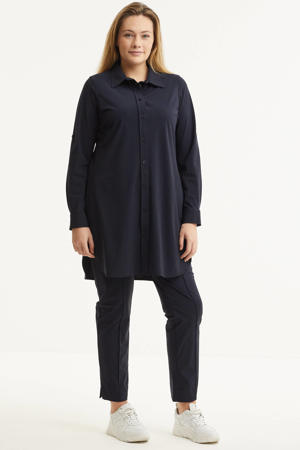 lange blouse van travelstof donkerblauw