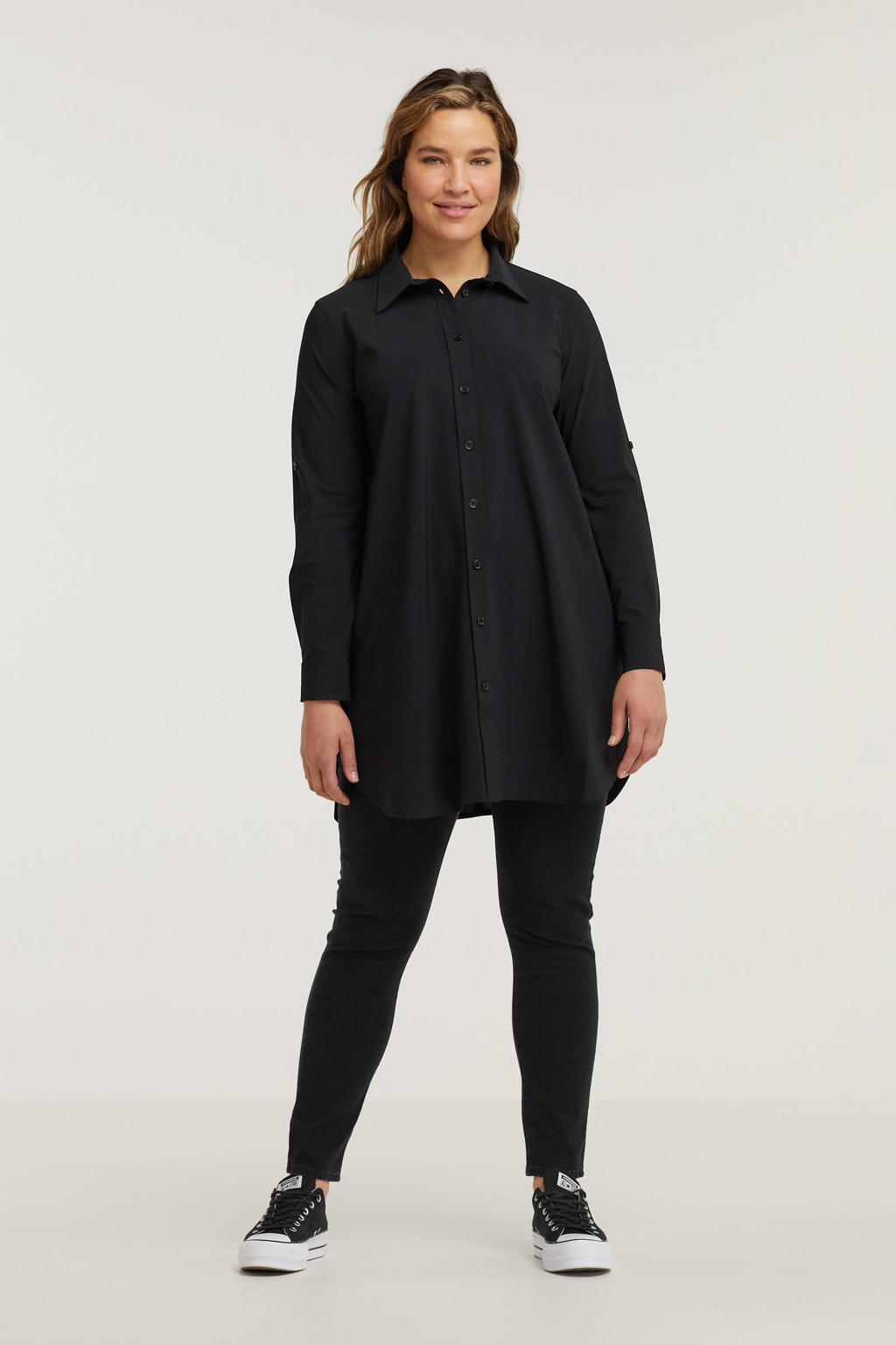 Zwarte dames Plus Basics lange blouse van travelstof met effen, lange mouwen, klassieke kraag en oprolfunctie