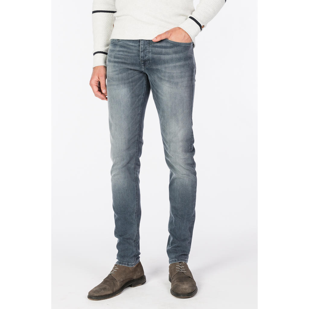 Cast Iron tapered fit jeans Cope into the dust