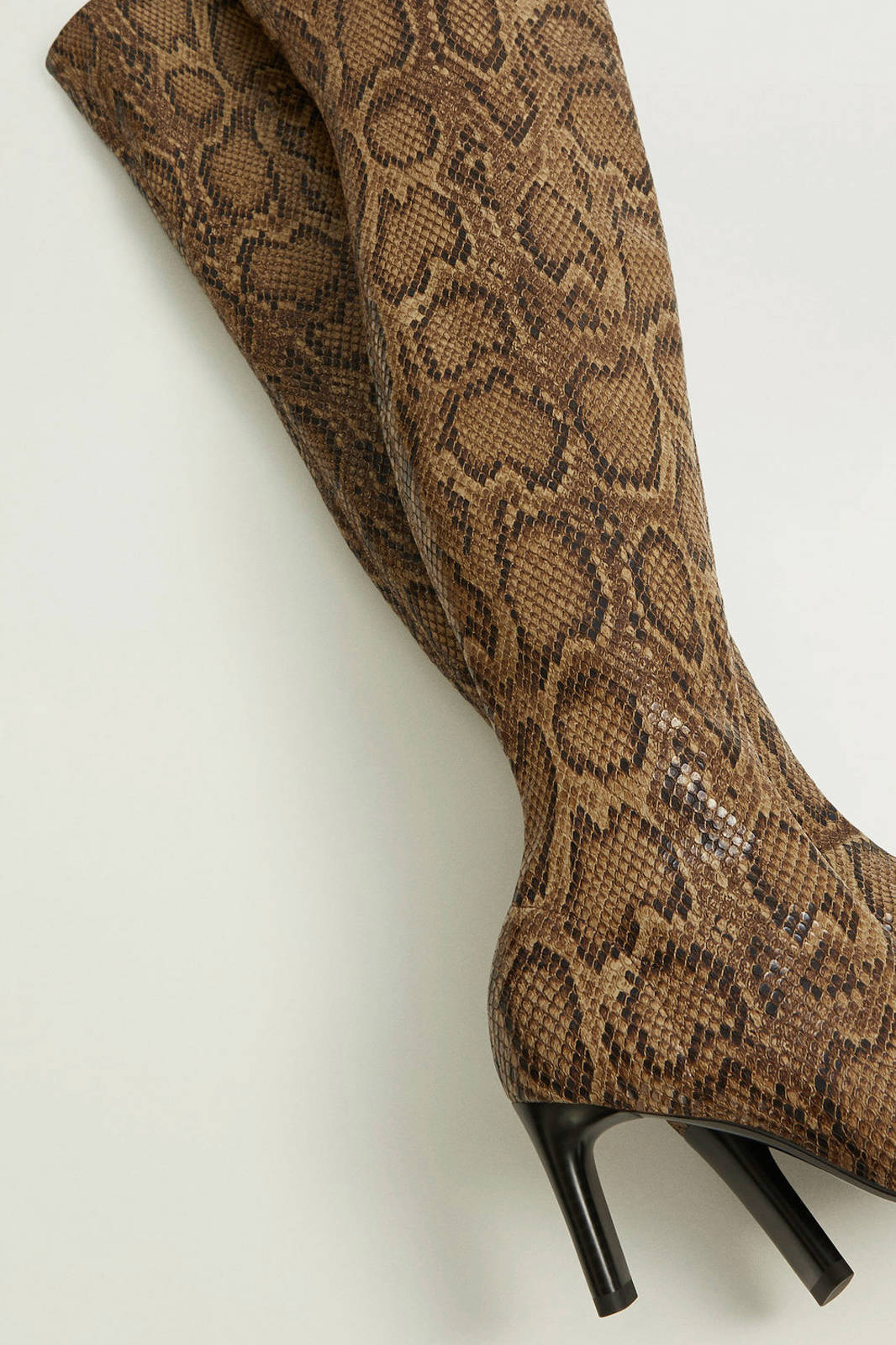 Mango overknee laarzen slangenprint | wehkamp Mango imitatieleren overknee laarzen met slangenprint beige