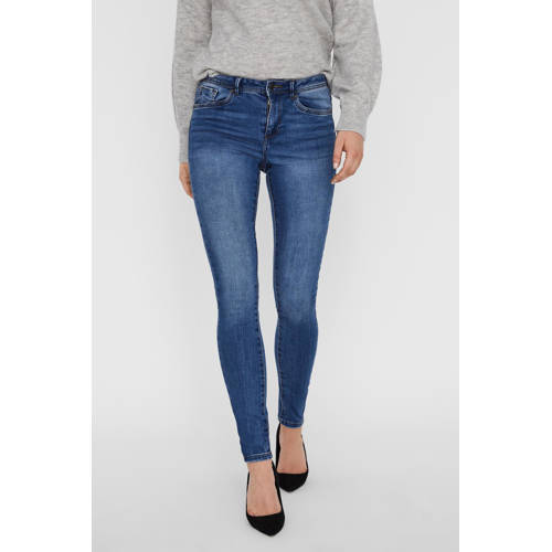 VERO MODA mid waist skinny jeans VMTANYA medium blue denim afbeelding