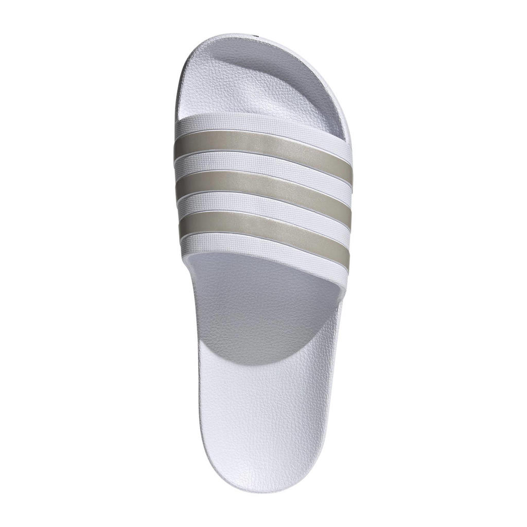 Wit en gouden unisex adidas Sportswear Adilette Aqua slippers van rubber/voering: textiel met logo