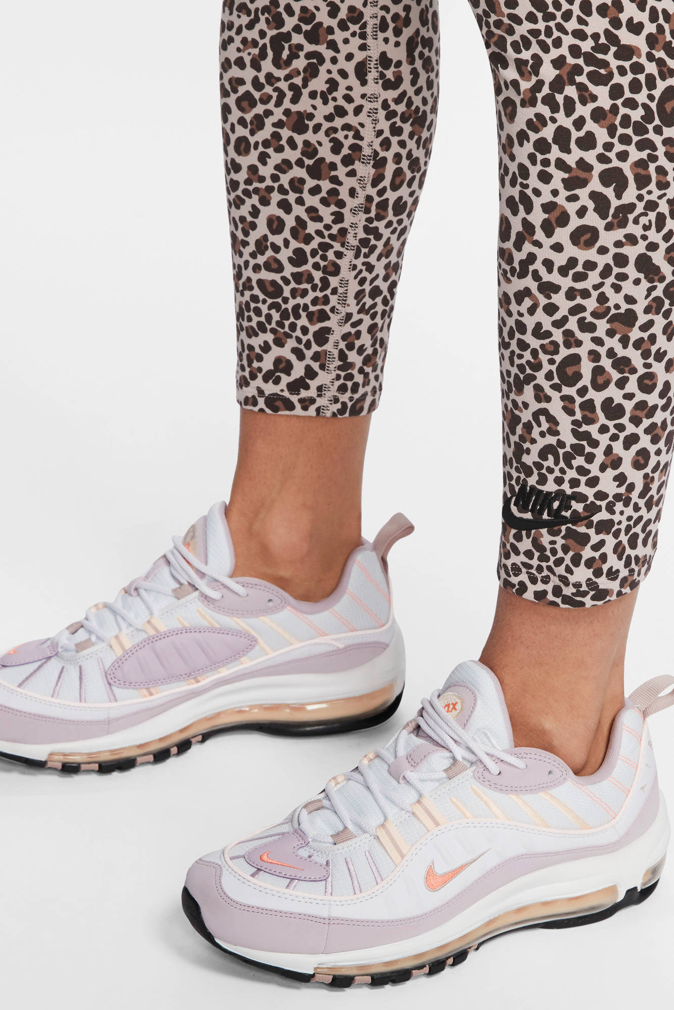 nikes tijgerprint