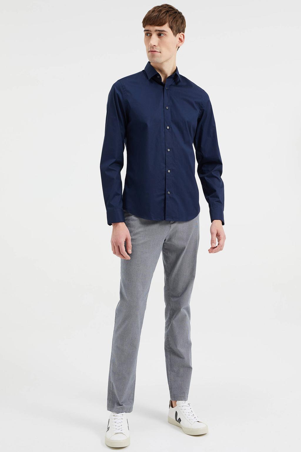 Donkerblauwe heren WE Fashion Fundamentals slim fit overhemd van katoen met lange mouwen en klassieke kraag