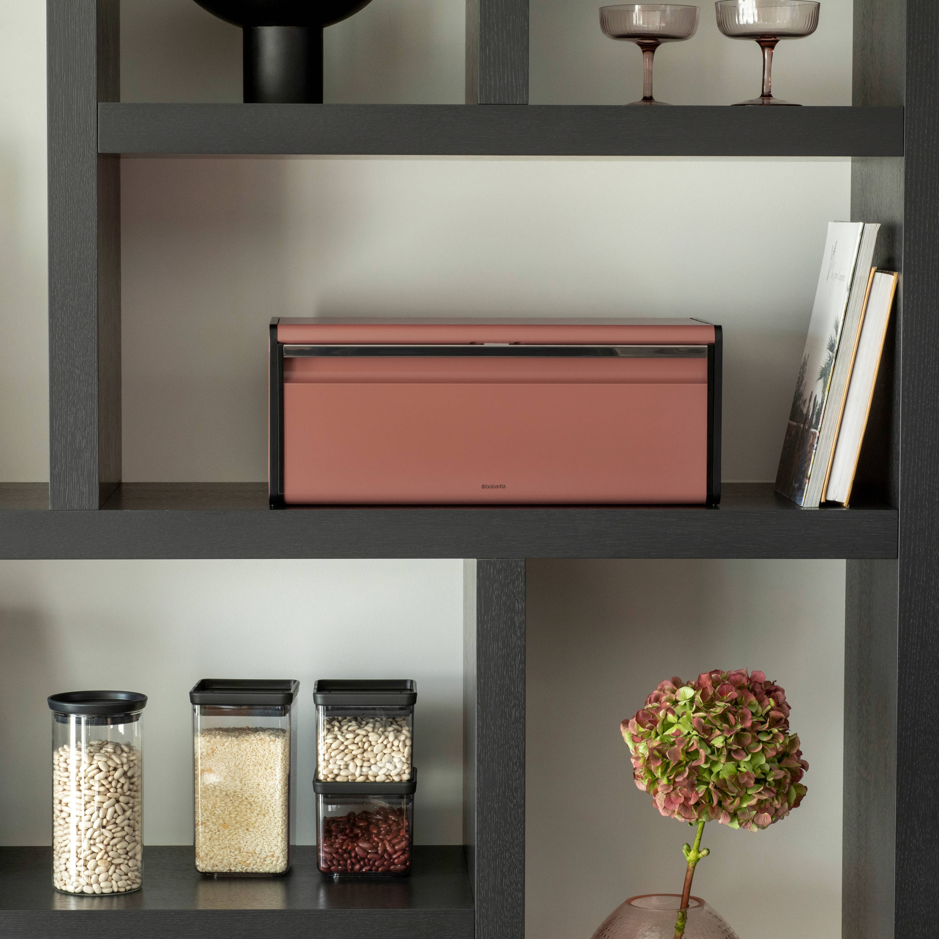 Brabantia broodtrommel met klepdeksel - Matt Black | wehkamp Brabantia broodtrommel met klepdeksel - Matt Black | wehkamp