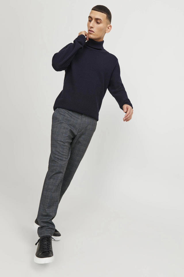 Onlayn porno video: Qiz dostimning busty onasini bexosdan