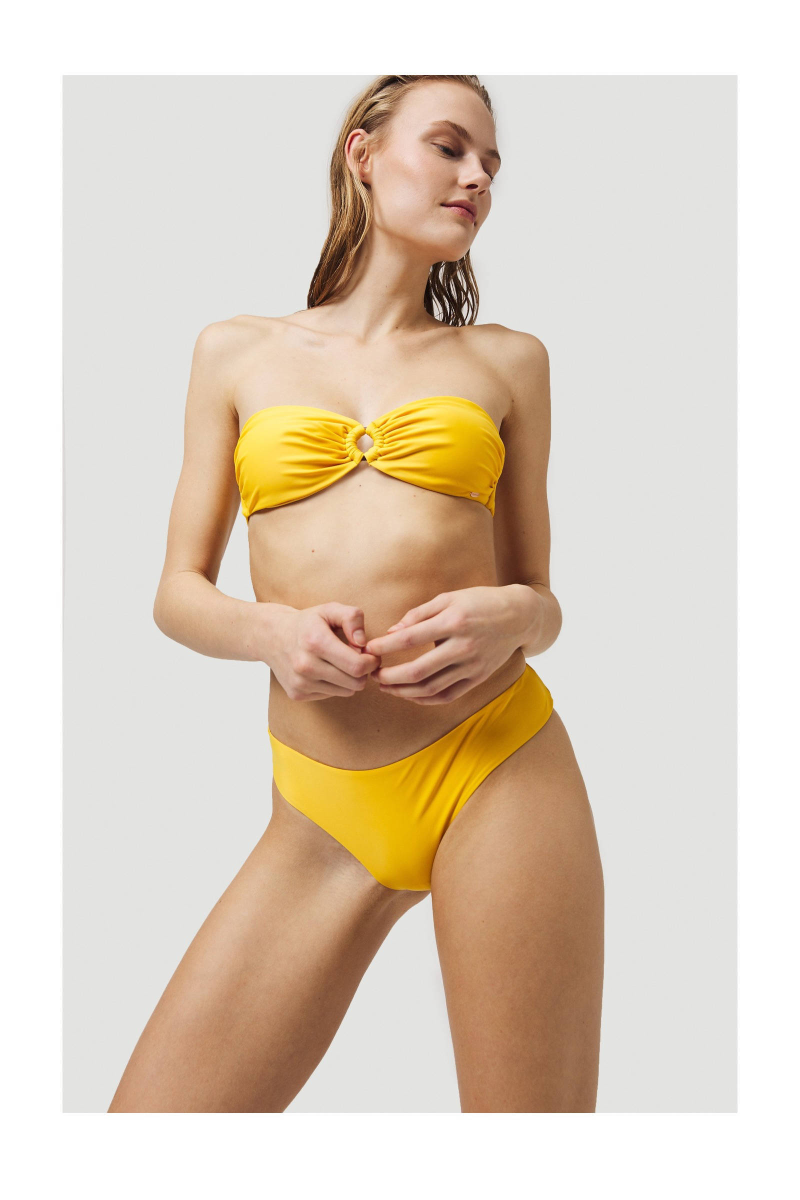O'Neill strapless bandeau bikinitop Havaa geel online kopen