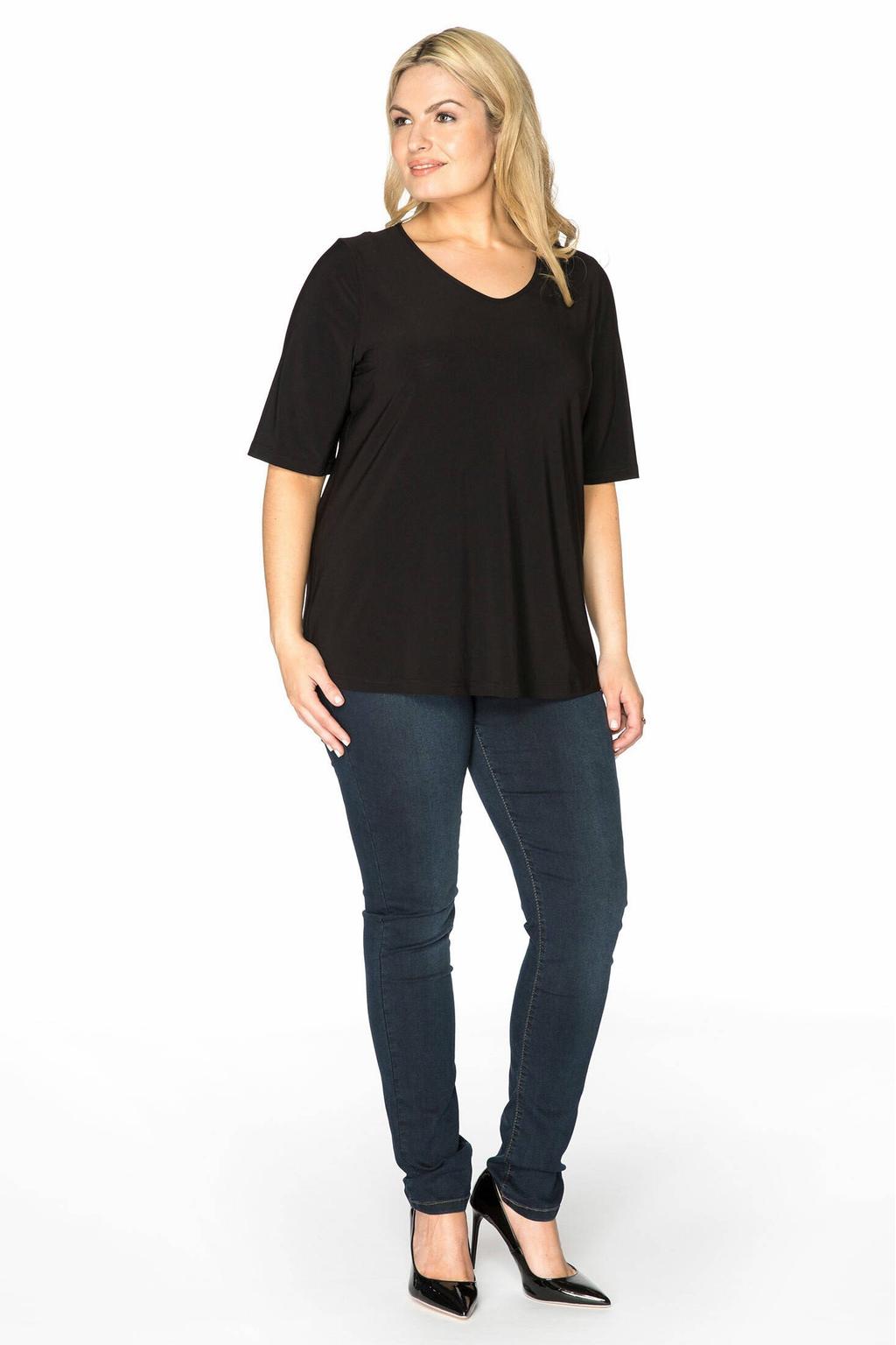 YOEK T-shirt van travelstof DOLCE zwart