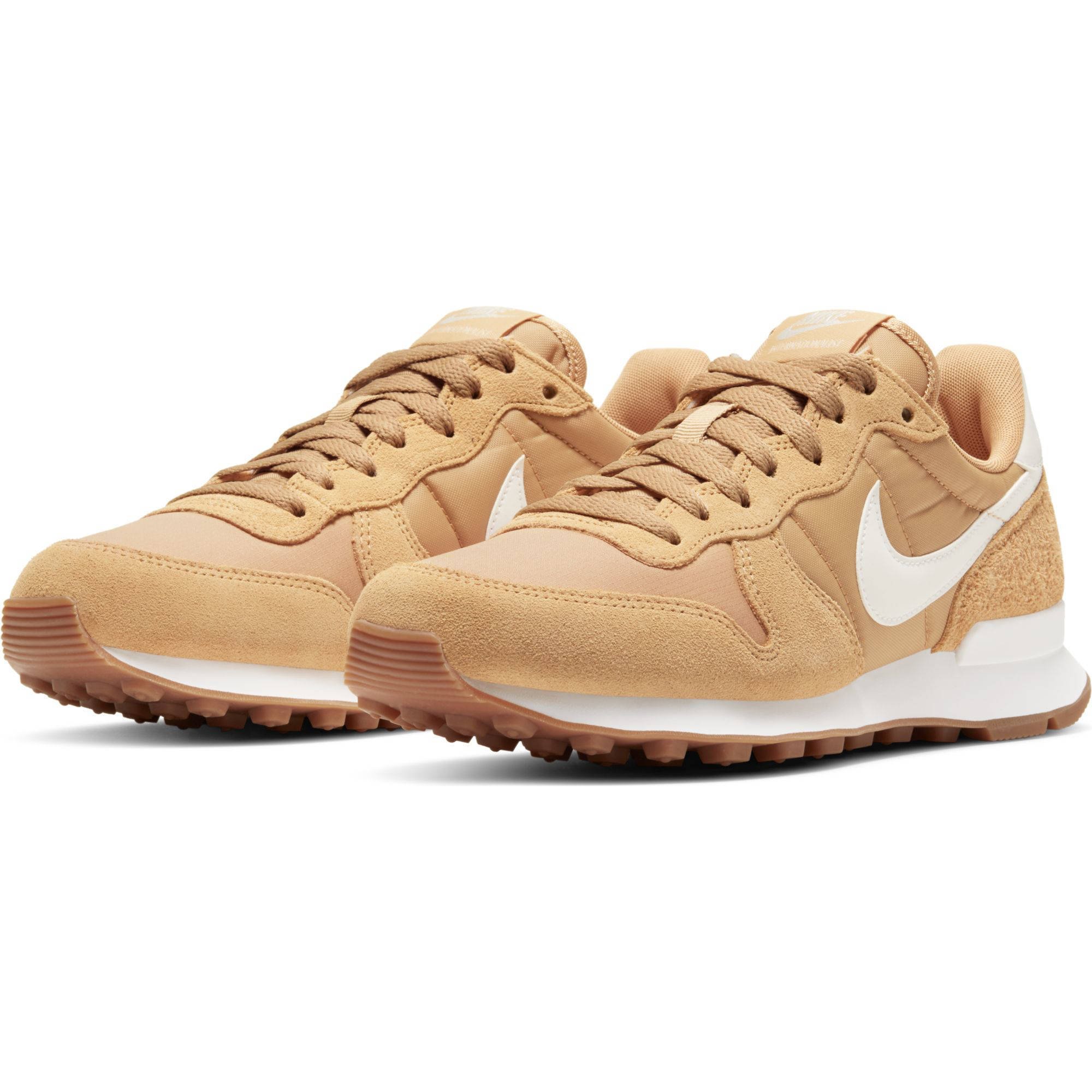 nike camel boots