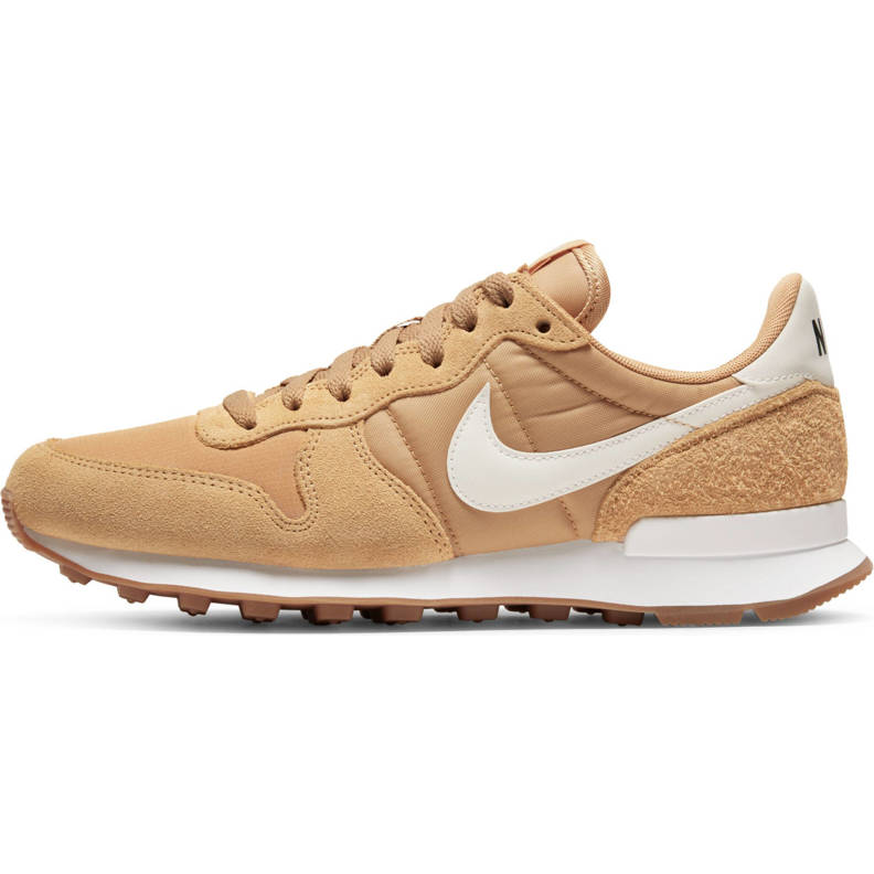 nike internationalist camel