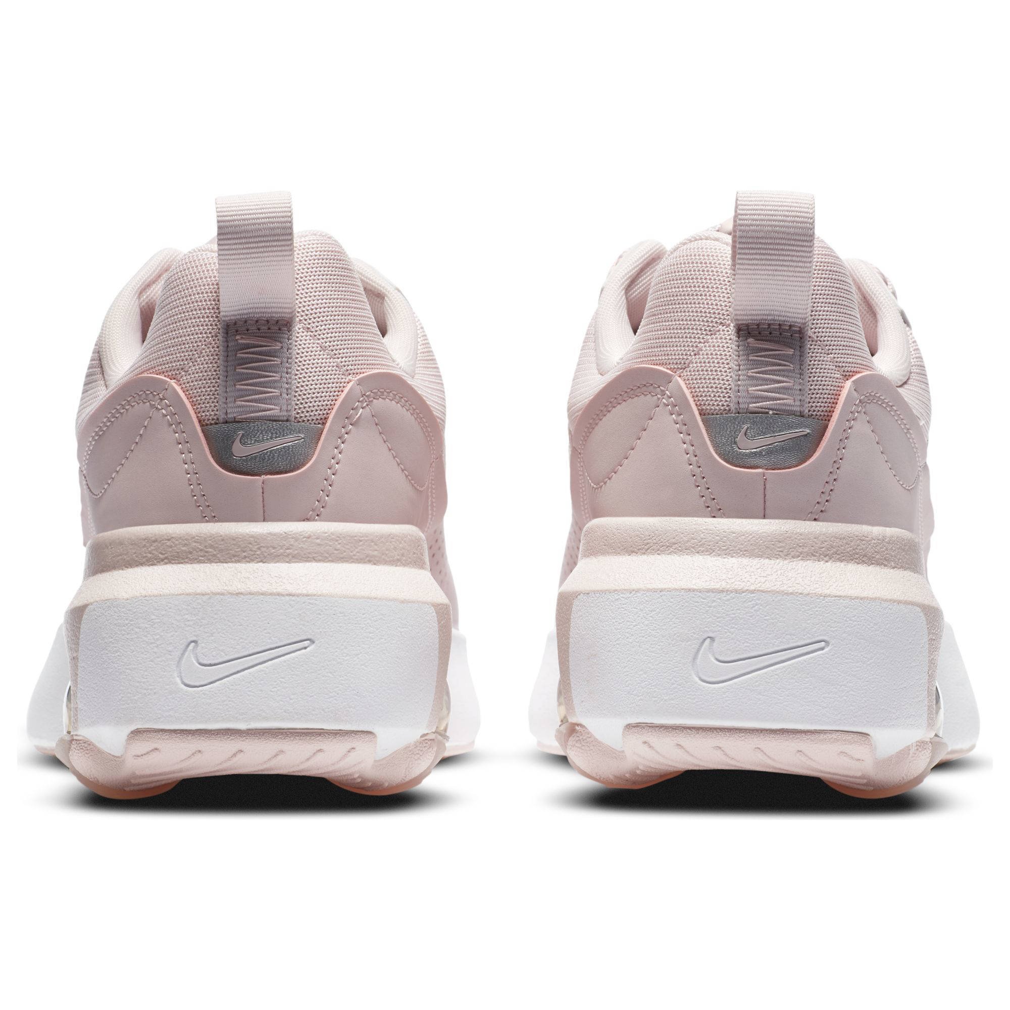 Nike Air Max Verona sneakers lichtroze/wit | wehkamp Nike Air Max Verona sneakers lichtroze/wit | wehkamp