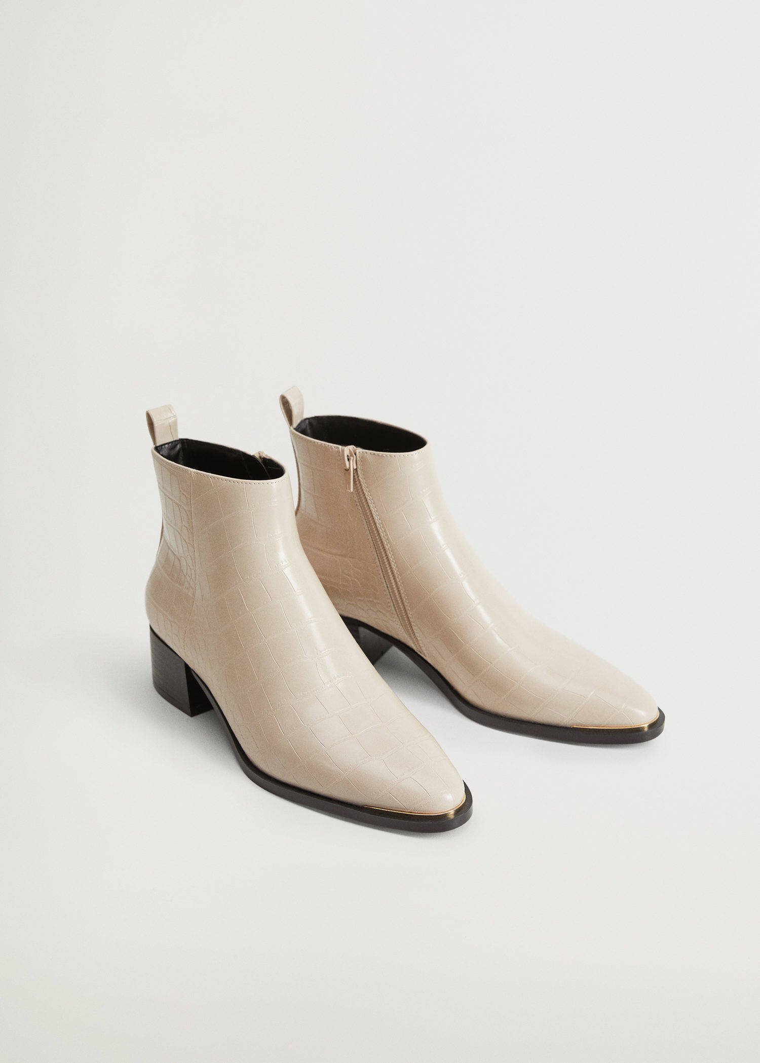 enkellaarzen met crocoprint off white enkellaarzen met crocoprint off white