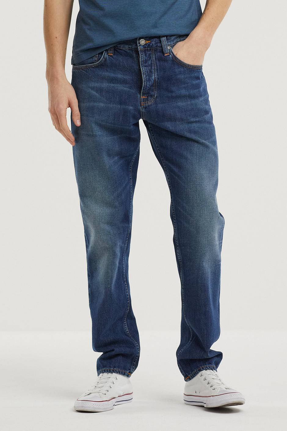 regular fit tapered leg jeans