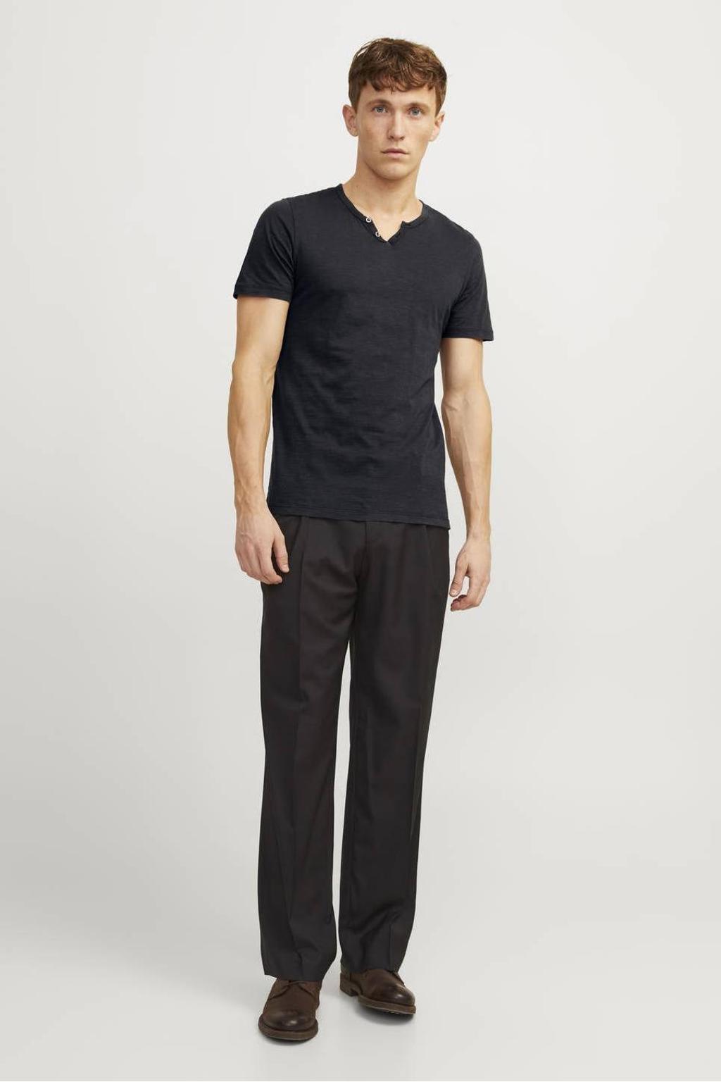 Zwarte heren JACK & JONES ESSENTIALS regular T-shirt van katoen met effen, korte mouwen, henleykraag en knoopsluiting