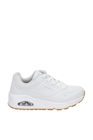sneakers wit