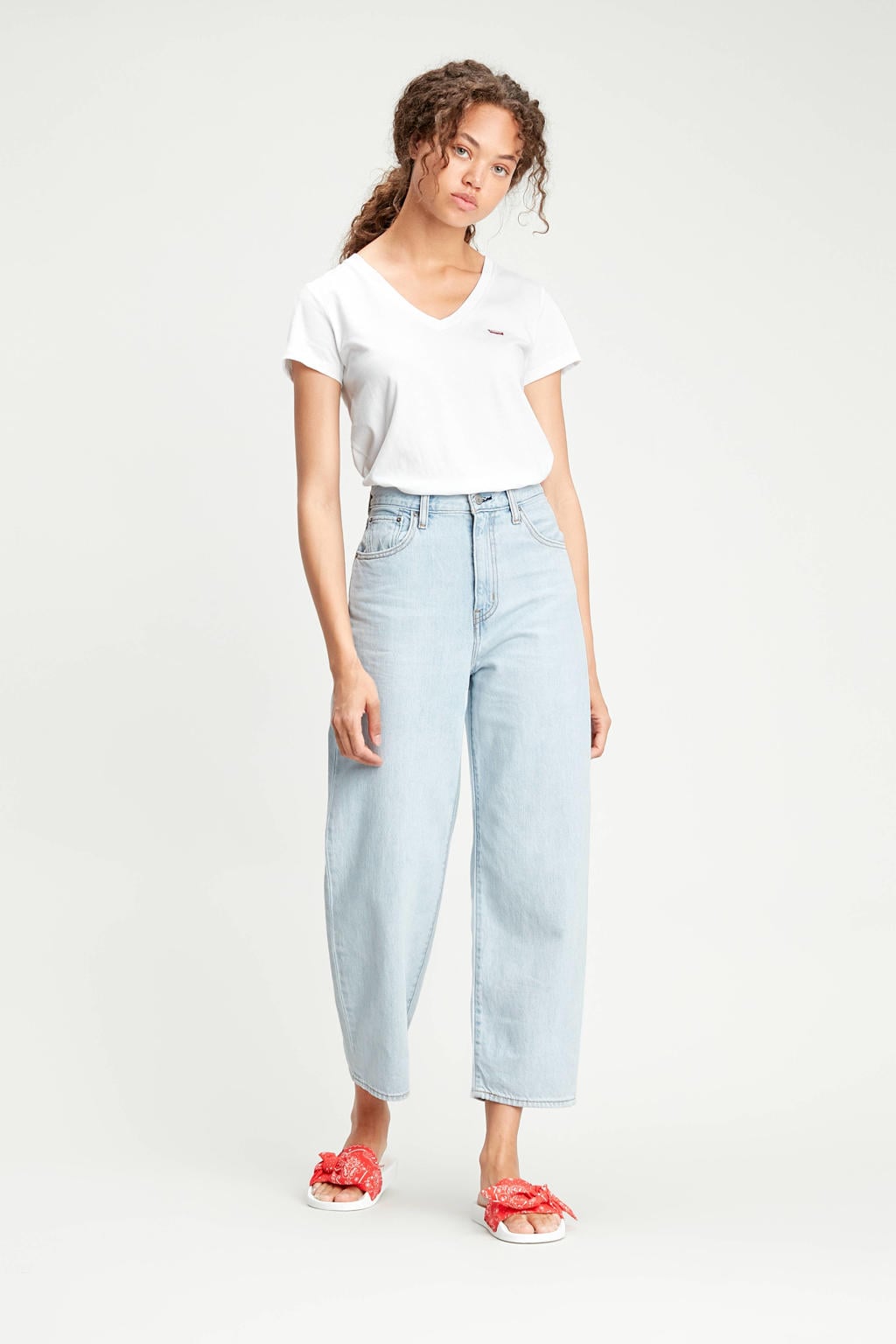 Witte dames Levi's T-shirt Perfect Tee van katoen met logo dessin, korte mouwen en V-hals