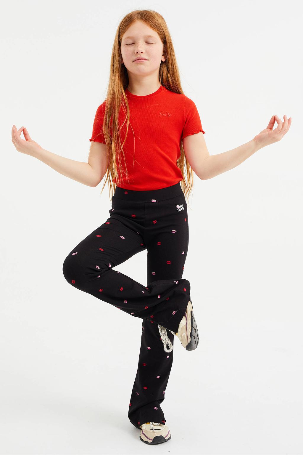 WE Fashion ribgebreid T-shirt met borduursels rood