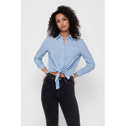 ONLY gestreepte blouse ONLLECEY lichtblauw afbeelding