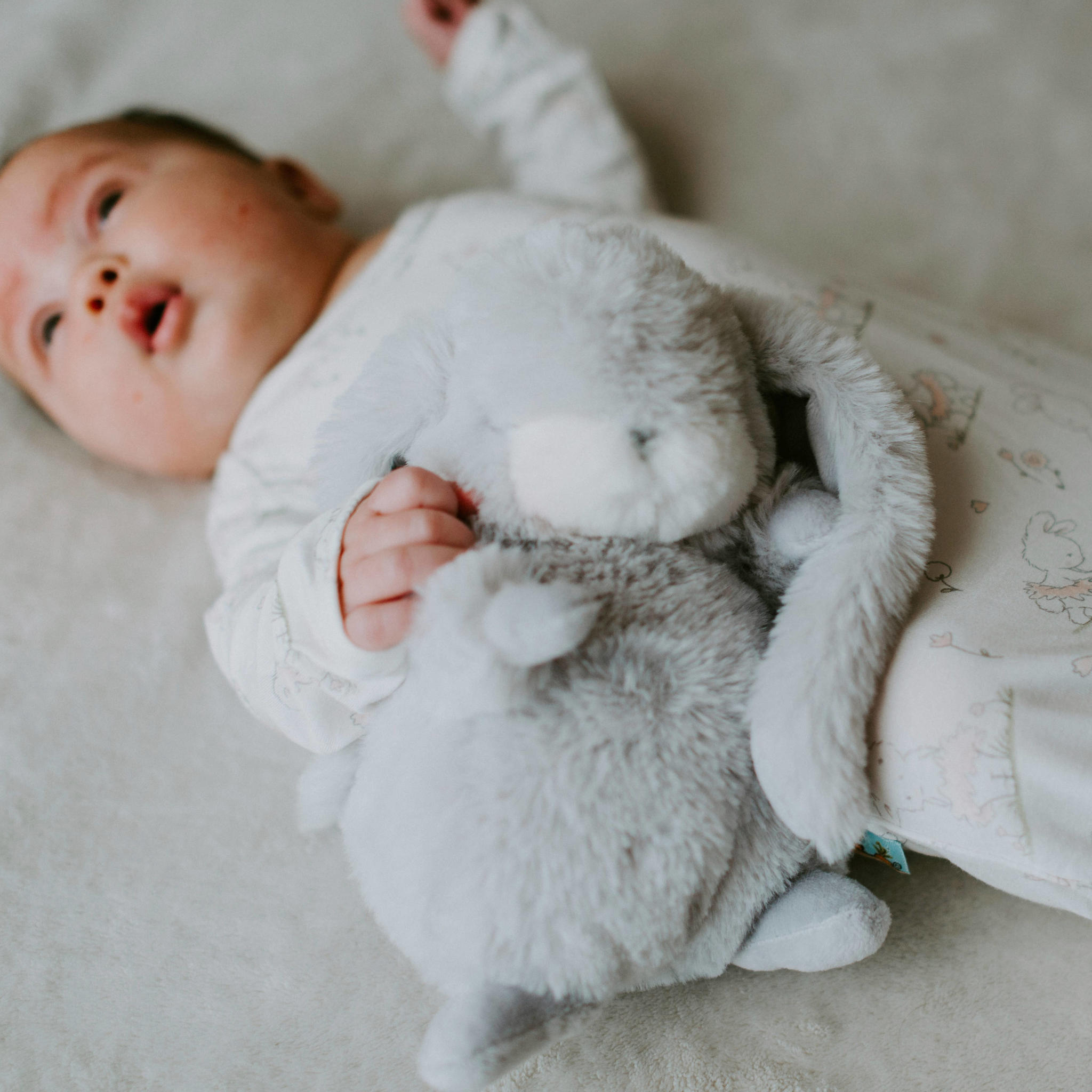 Bunnies By The Bay Konijn klein grijs knuffel 20 cm - Afbeelding 3