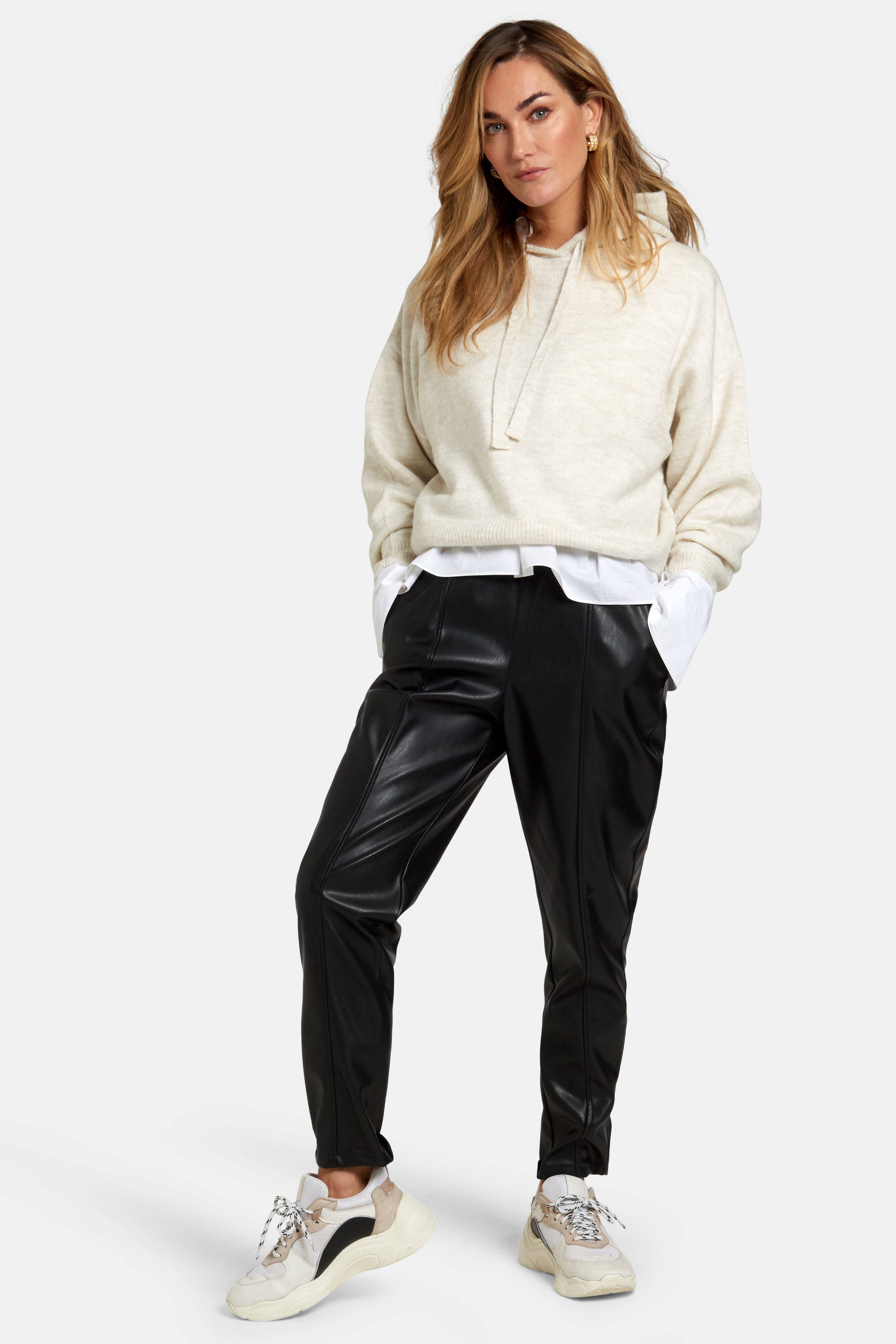 Shoeby Eksept imitatieleren regular fit chino Leatherlook zwart | wehkamp