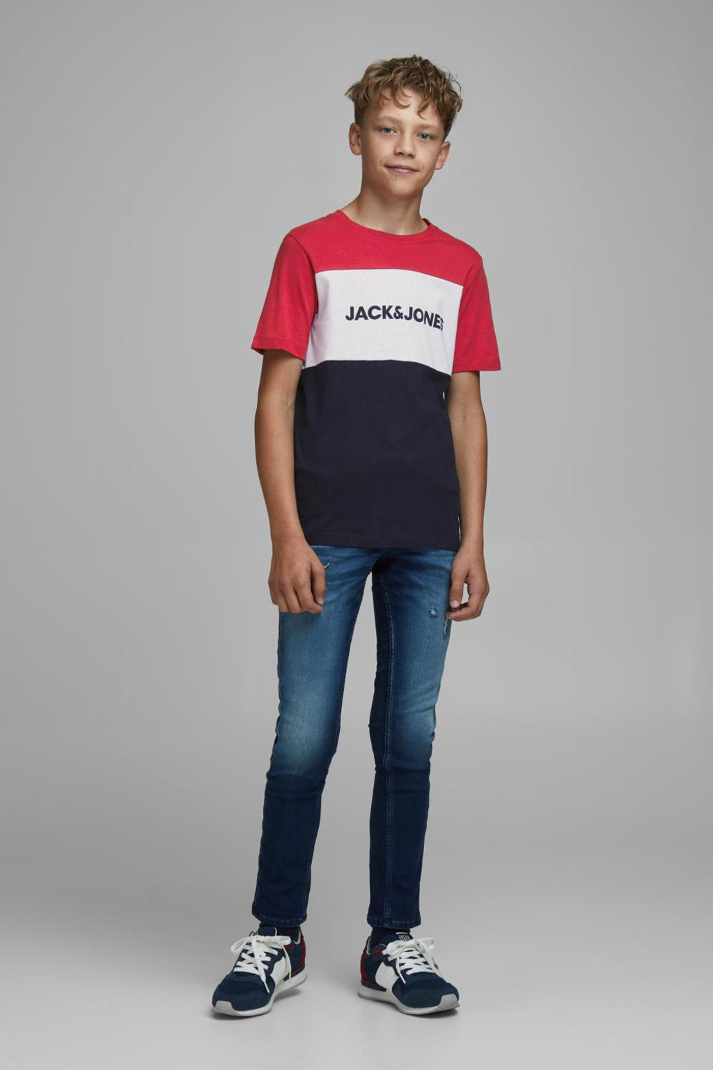 Rood, wit en donkerblauwe jongens JACK & JONES JUNIOR T-shirt van katoen met logo dessin, korte mouwen en ronde hals