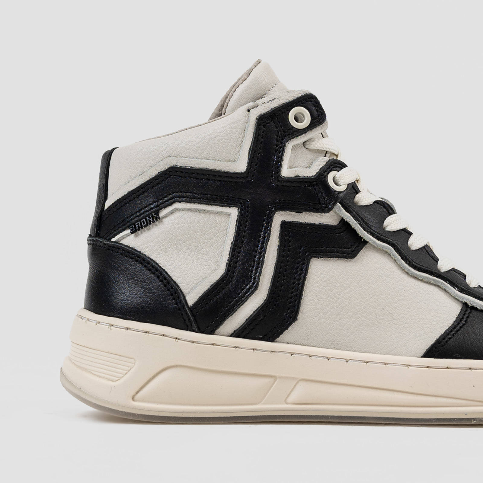 BRONX Old-Cosmo High hoge leren sneakers zwart/off white | wehkamp