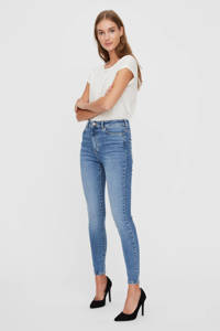 Light denim dames AWARE by VERO MODA skinny jeans van stretchdenim met vintage look en rits- en knoopsluiting