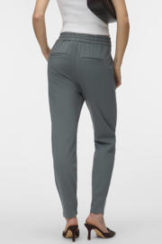 thumbnail: VERO MODA tapered fit broek Eva groen